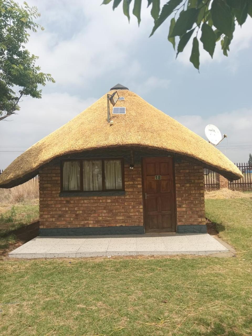 Pepe Piatto Lodge Grootvlei Exterior photo